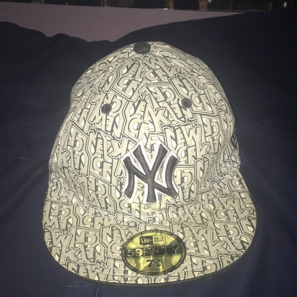 New York Yankees fitted cap - Picture 1 of 6